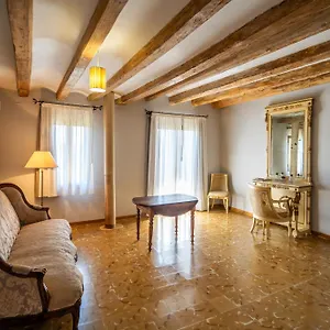 Lo Palauet De La Muralla 2*, Balaguer Spain
