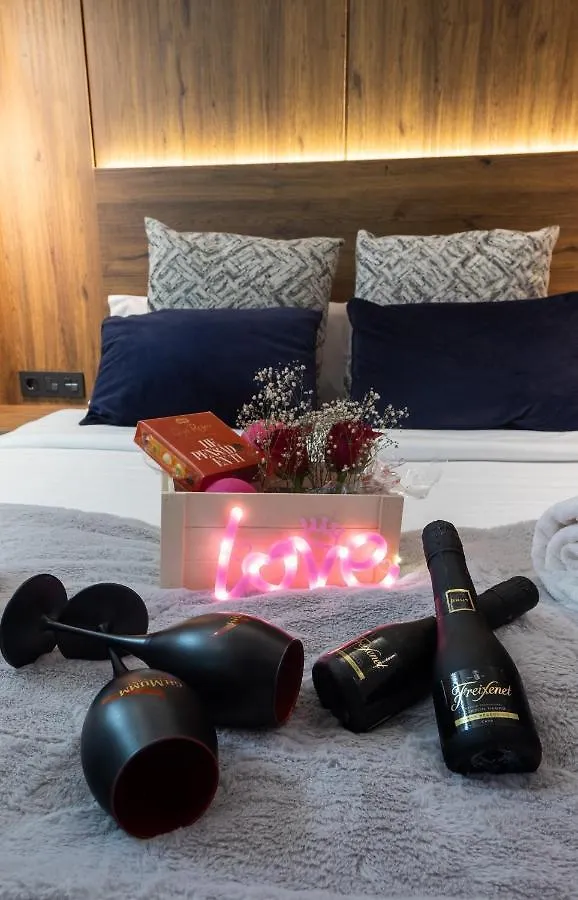 Daos Suites & Terrace Marbella
