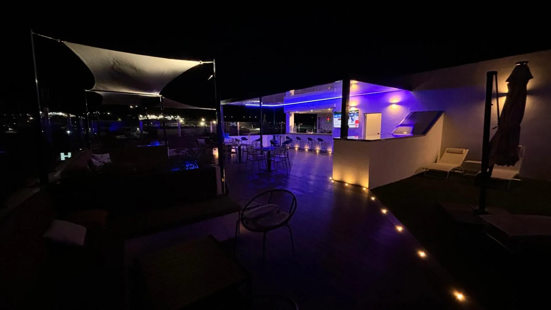 Daos Suites & Terrace Marbella