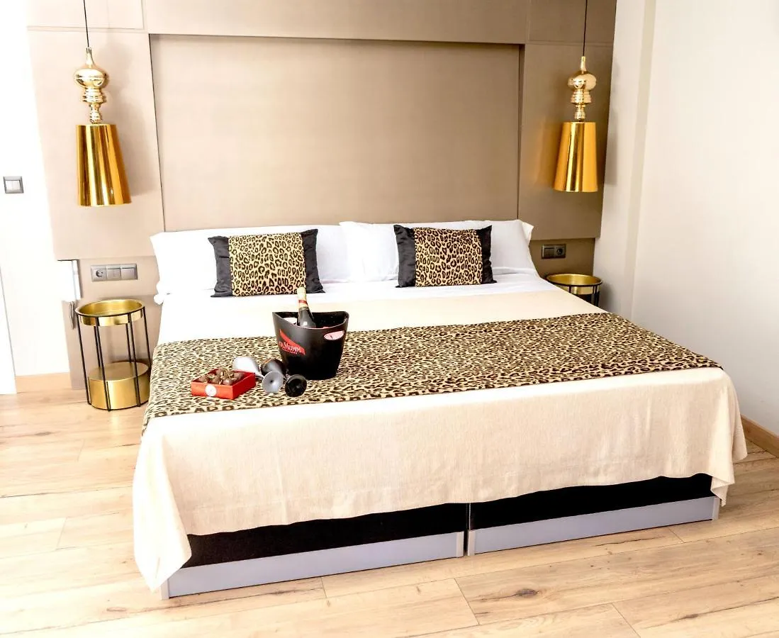 Daos Suites & Terrace מארבלה