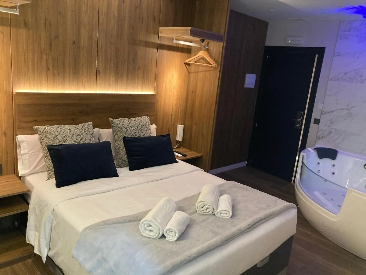 Daos Suites & Terrace מארבלה מלון