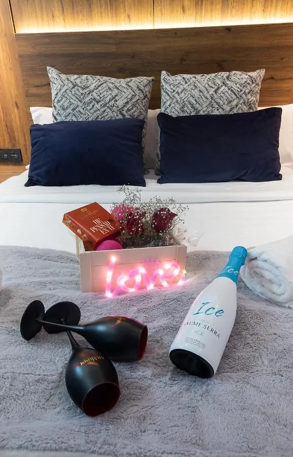 מלון Daos Suites & Terrace מארבלה