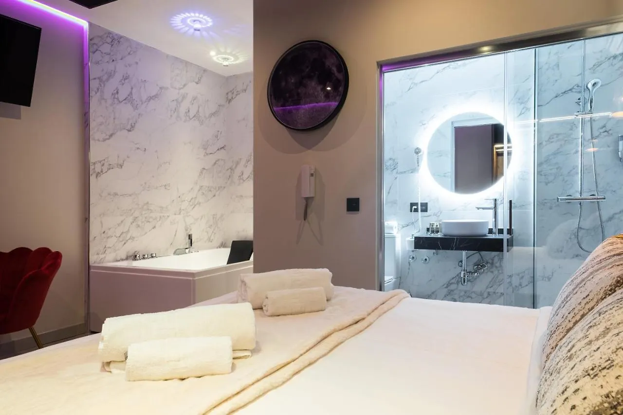 Daos Suites & Terrace מארבלה 3*,