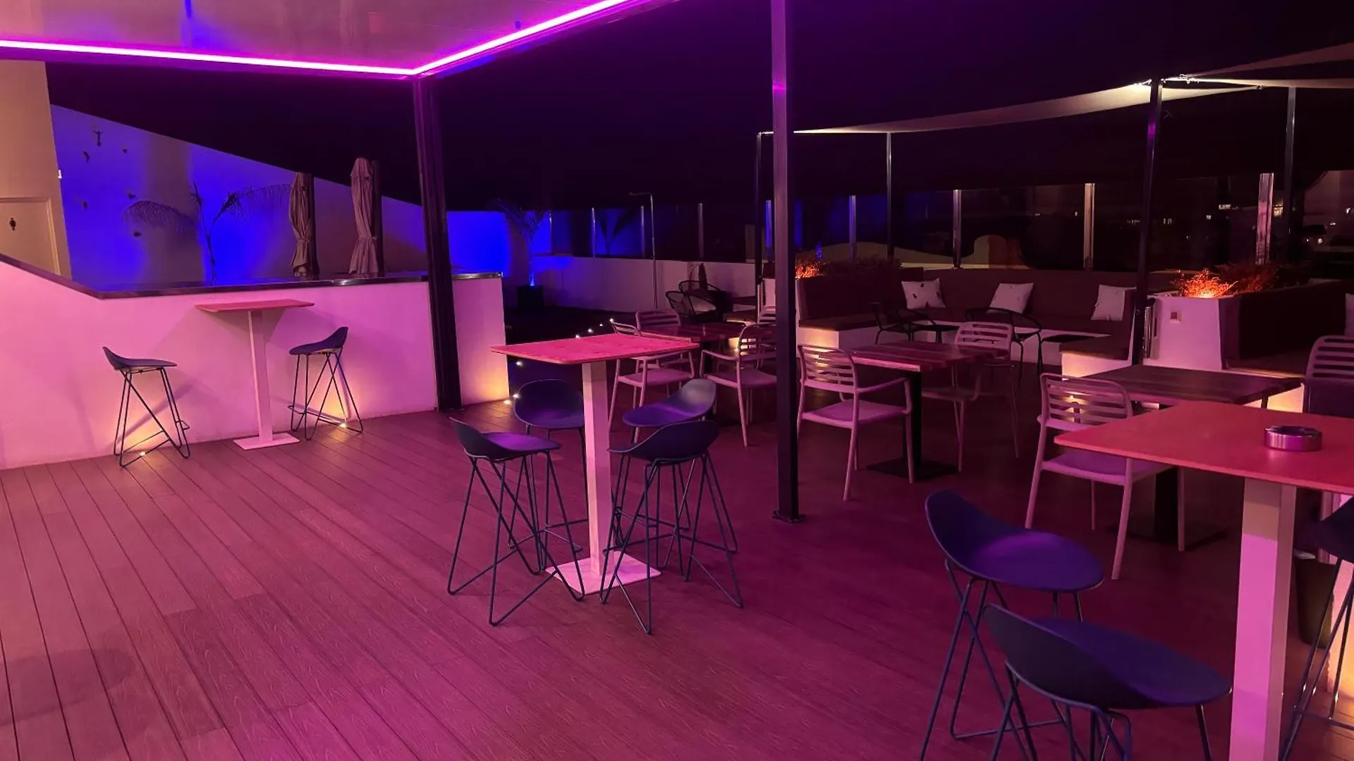 מלון Daos Suites & Terrace מארבלה