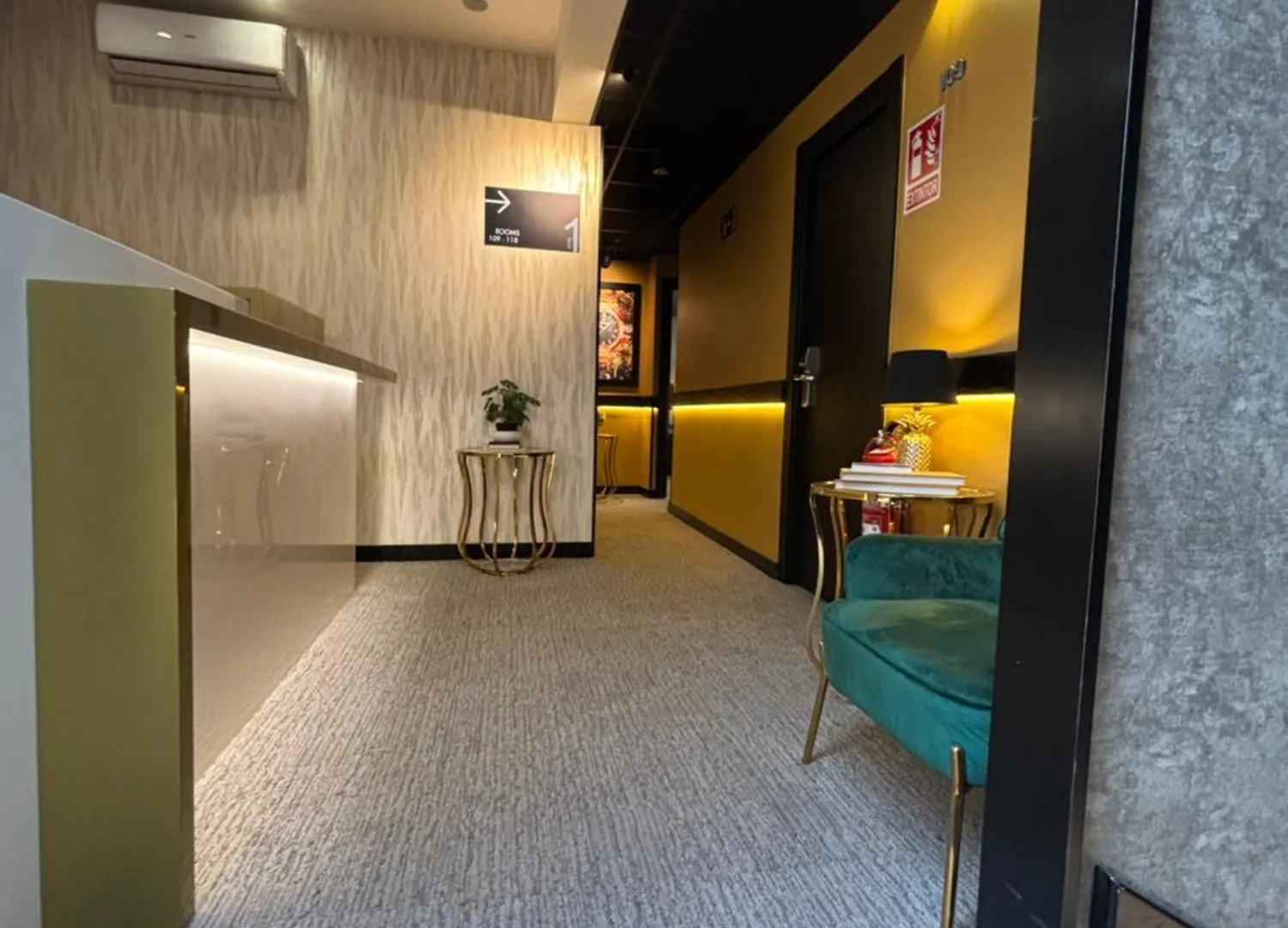 Daos Suites & Terrace מארבלה 3*,