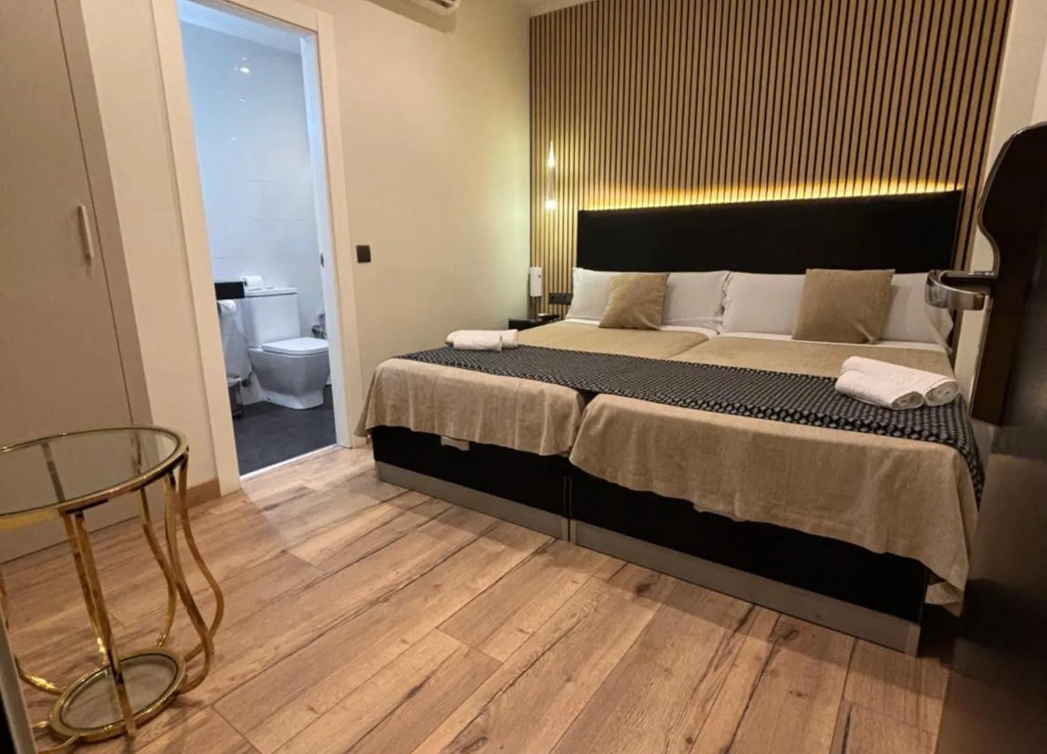 Daos Suites & Terrace מארבלה 3*,