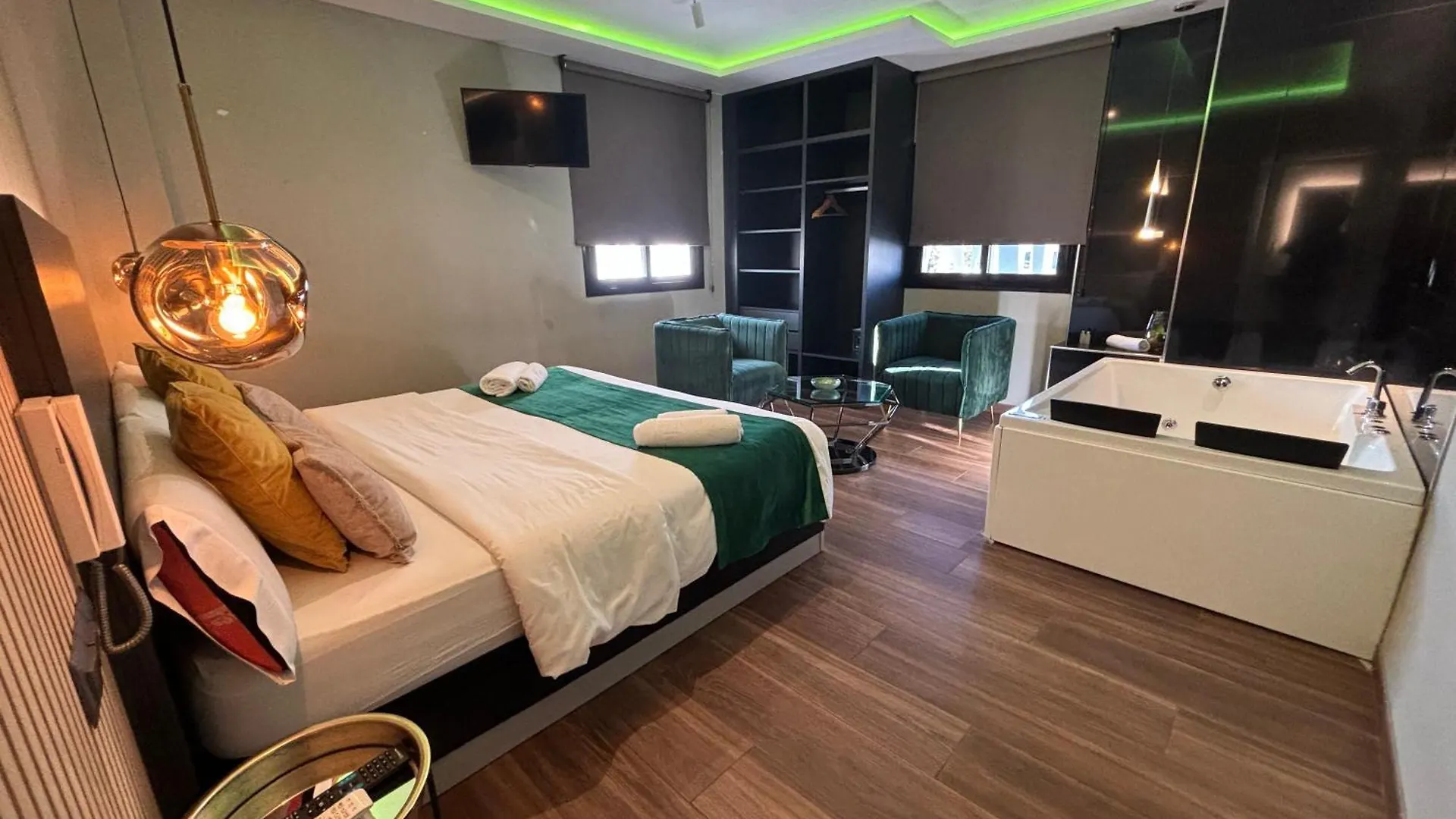 Daos Suites & Terrace מארבלה 3*,  ספרד