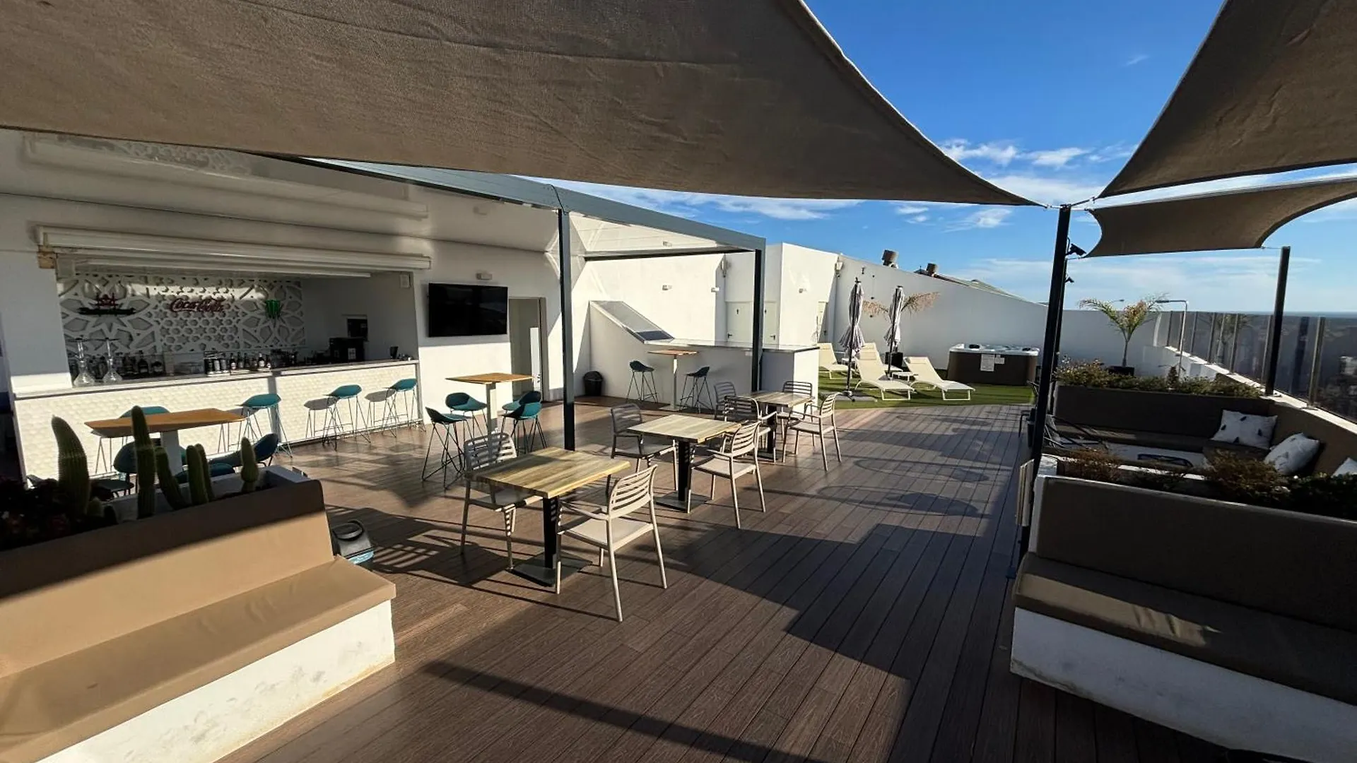 Daos Suites & Terrace מארבלה 3*,