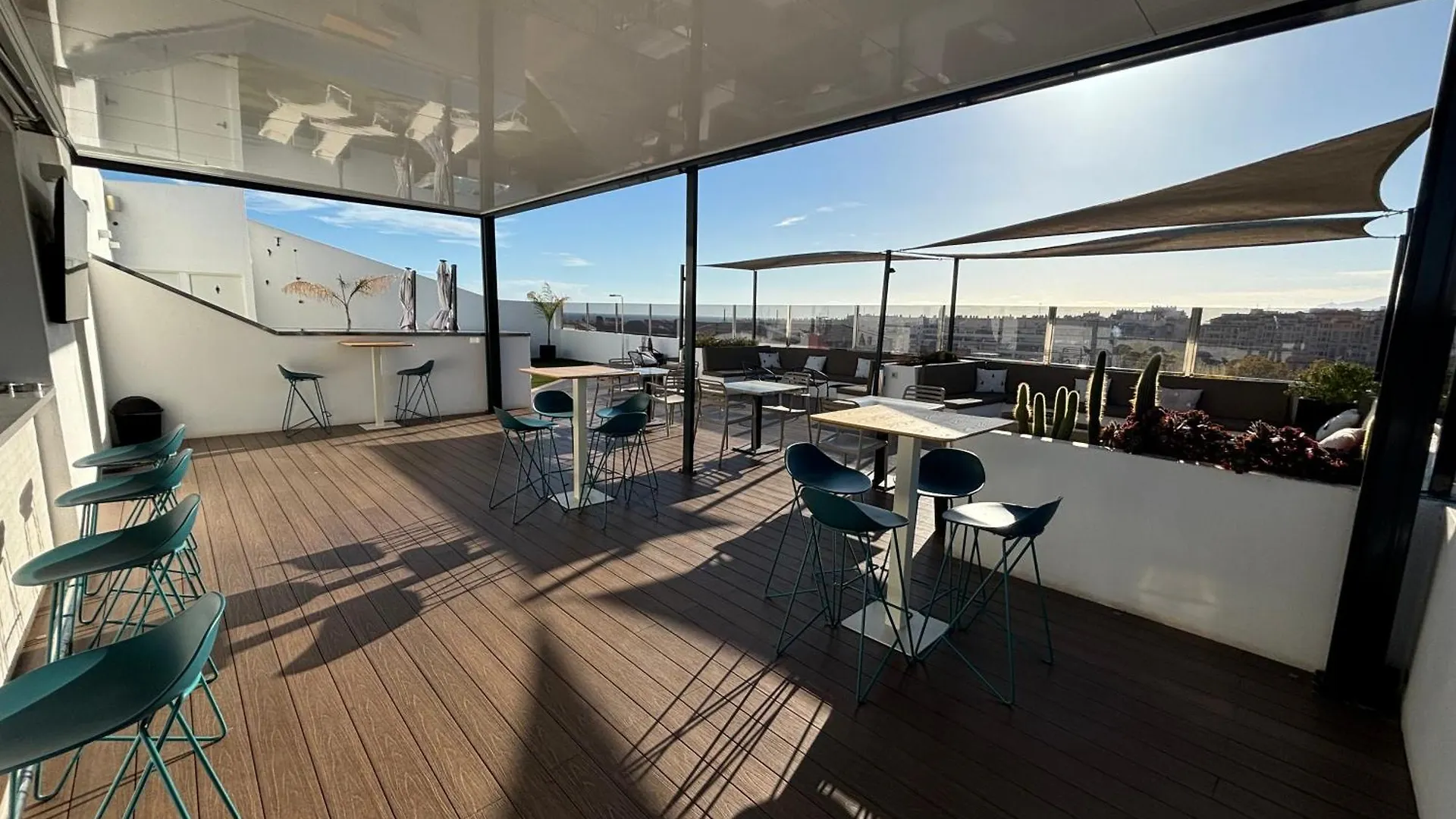 מלון Daos Suites & Terrace מארבלה