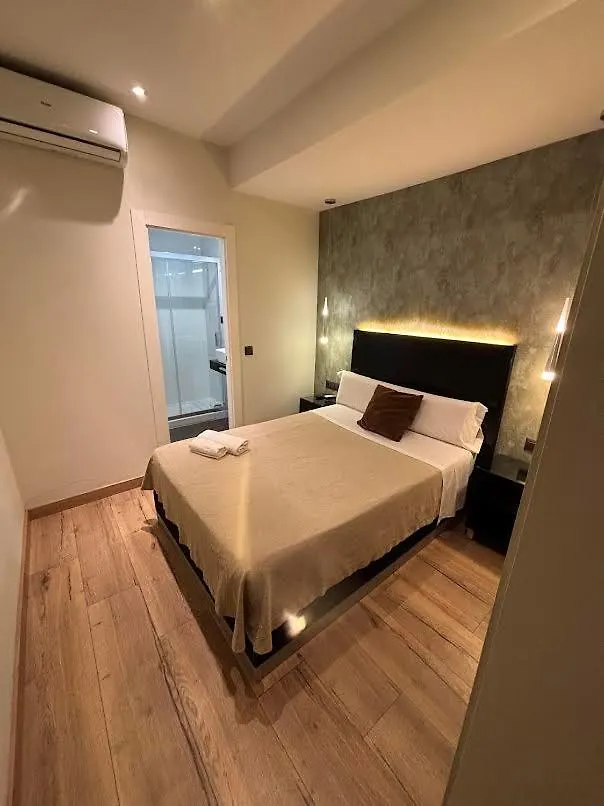 מלון Daos Suites & Terrace מארבלה