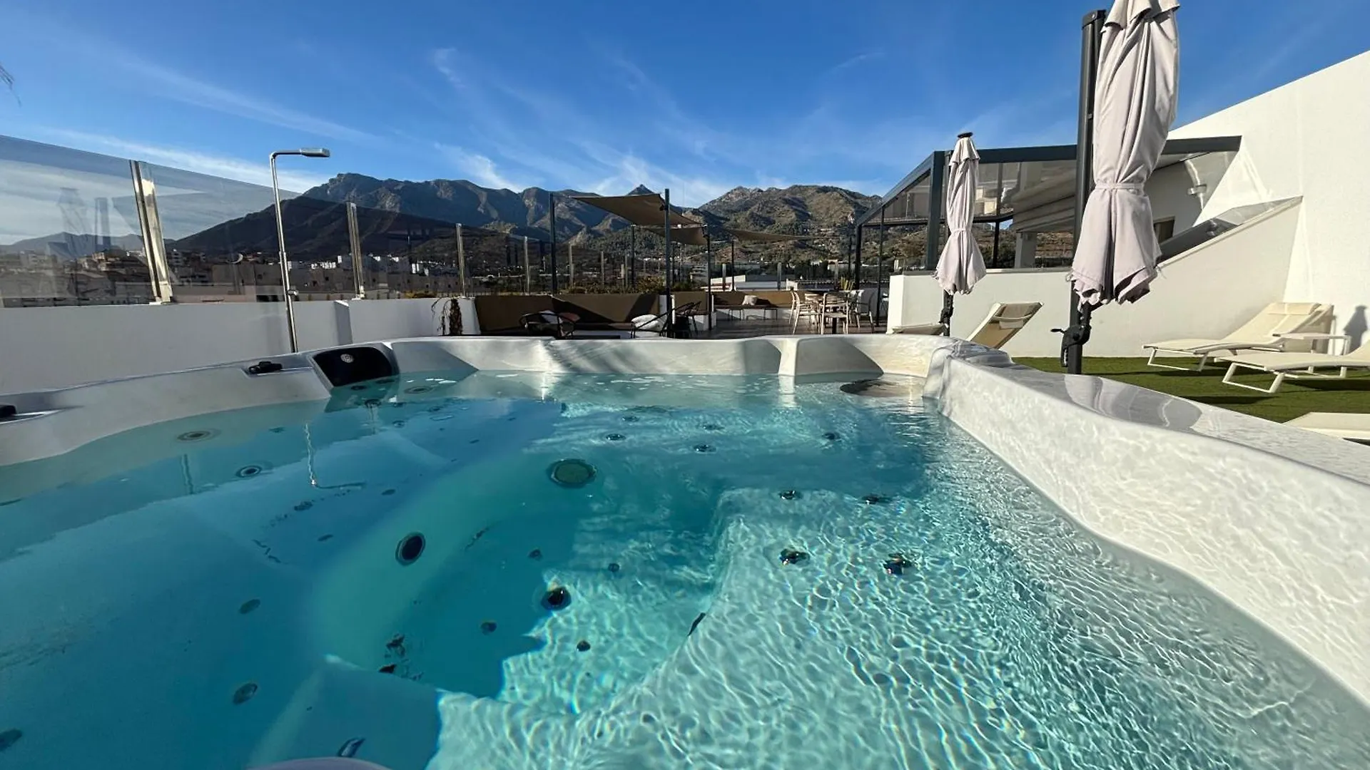 Daos Suites & Terrace Marbella Hotel